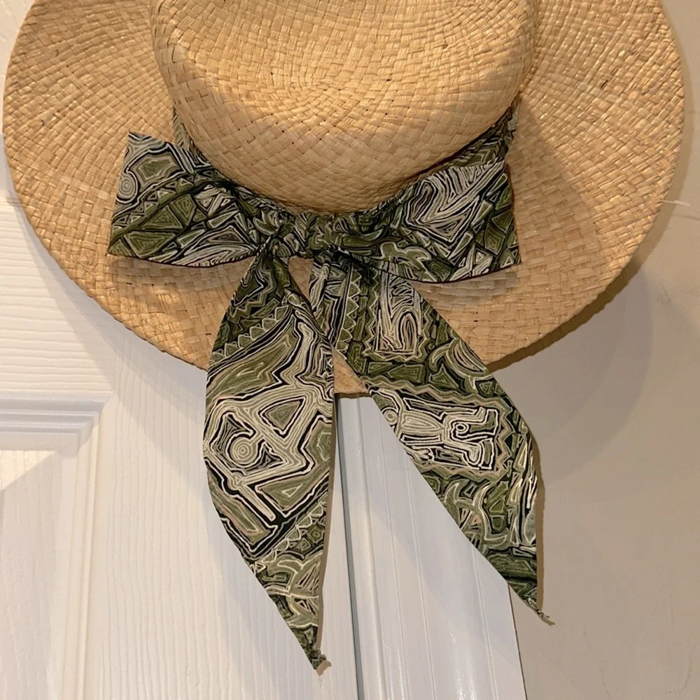 Hawaiian Headwear Straw Hat with Green Print Band & Bow